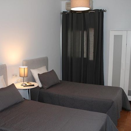 Hostal Montilla Sotogrande Torreguadiaro Eksteriør billede