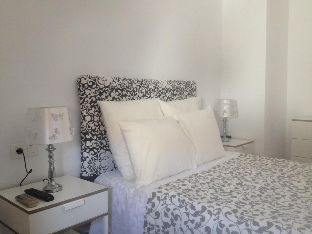 Hostal Montilla Sotogrande Torreguadiaro Eksteriør billede