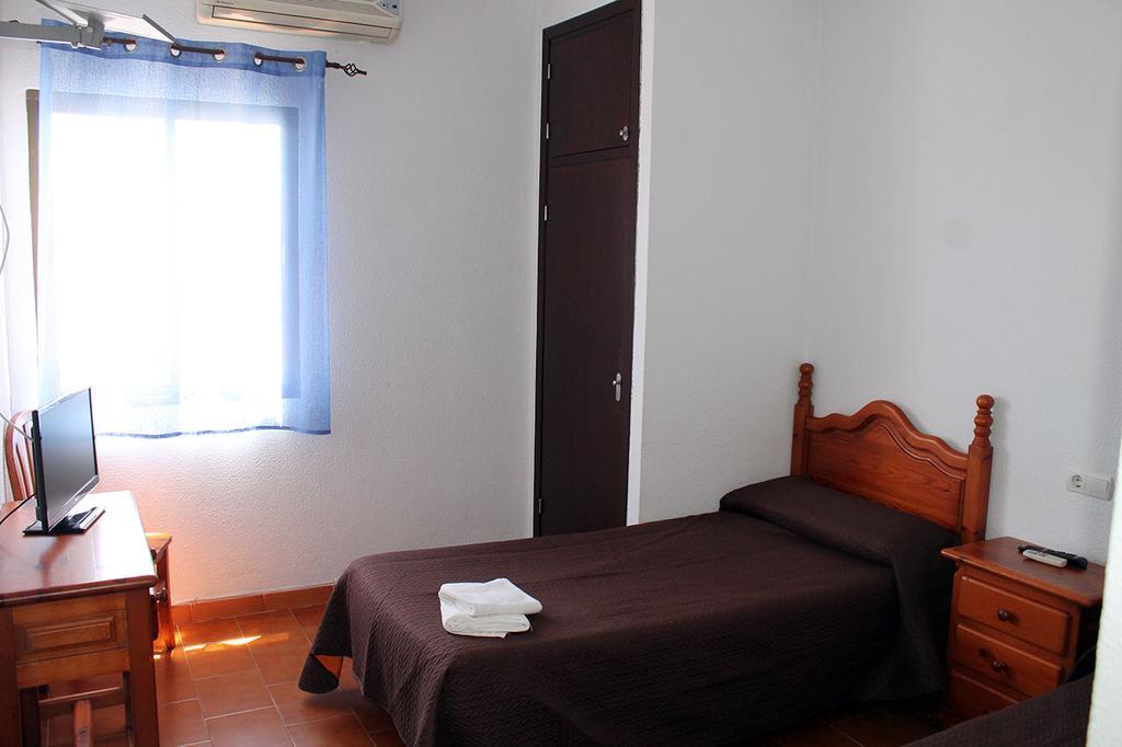 Hostal Montilla Sotogrande Torreguadiaro Eksteriør billede