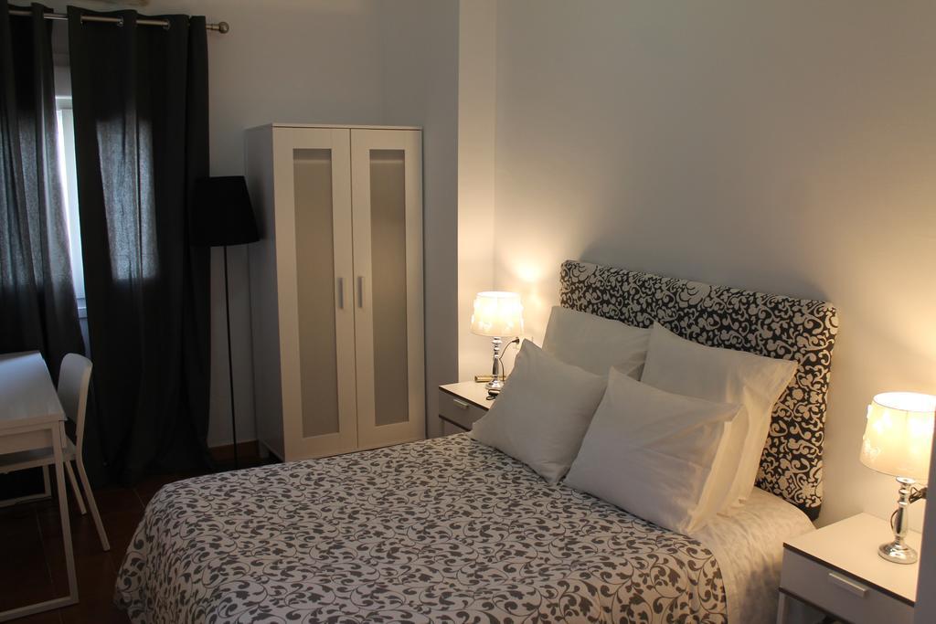 Hostal Montilla Sotogrande Torreguadiaro Eksteriør billede