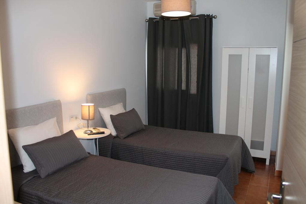 Hostal Montilla Sotogrande Torreguadiaro Eksteriør billede